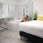 Двухместный (Deluxe Room with Jacuzzi Bath), Miami Hotel