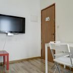 Апартаменты (Апартаменты с 2 спальнями и балконом - Ул. Hakovshim 22), Tel-Aviving Apartments