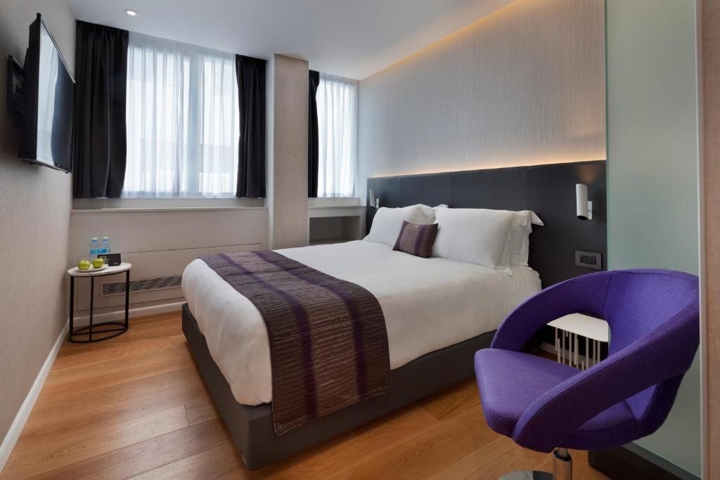 Двухместный (Улучшенный двухместный номер с 1 кроватью или 2 отдельными кроватями) отеля Ultra Tel Aviv Boutique Hotel, Тель-Авив