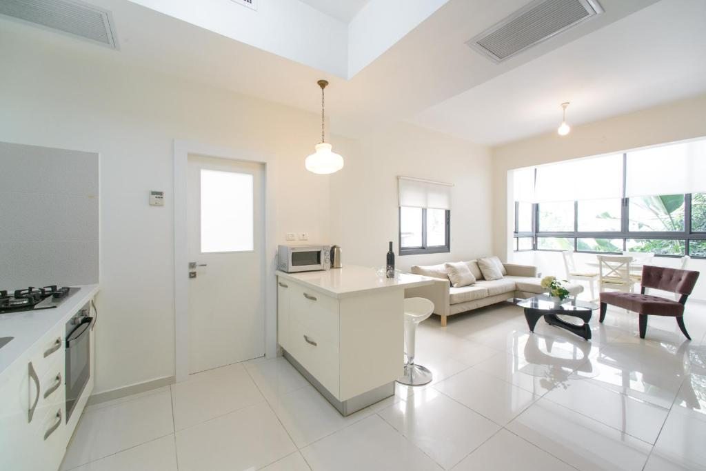 Апартаменты (Апартаменты с 2 спальнями - 4 Vitkin street), Beach Apartments TLV