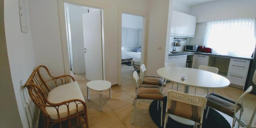 Апартаменты (Апартаменты с 3 спальнями) хостела Begin 19 Apartment Hotel, Тель-Авив