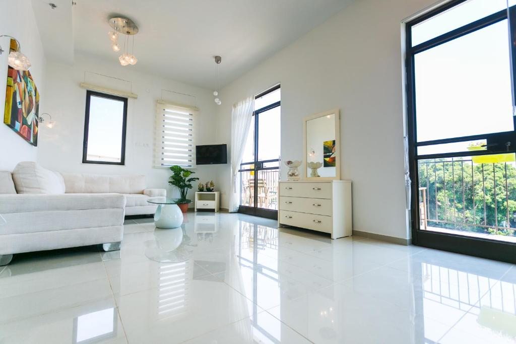 Апартаменты (Улучшенные апартаменты с 1 спальней и террасой - Гесс, 8) апартамента Tel Aviving Exclusive Apartments, Тель-Авив