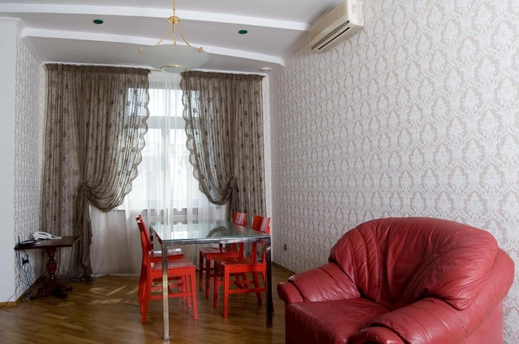 Апартаменты (Апартаменты Делюкс с 3 спальнями: улица Ульяновская, дом 32) апартамента Минск на Ленина