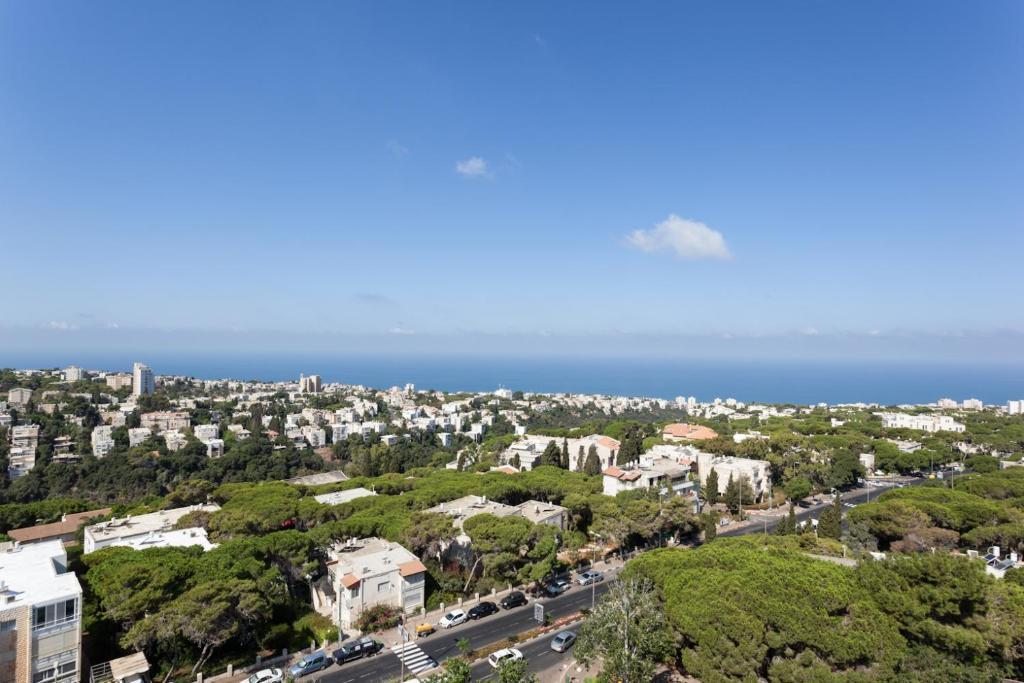 Трехместный (Представительский трехместный номер с видом на Кармель) отеля Dan Carmel Haifa, Хайфа