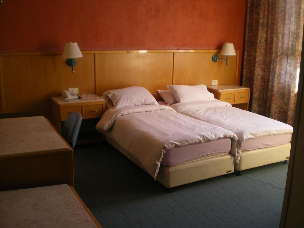 Двухместный (Двухместный номер эконом-класса с 1 кроватью или 2 отдельными кроватями) отеля Marom Hotel, Хайфа