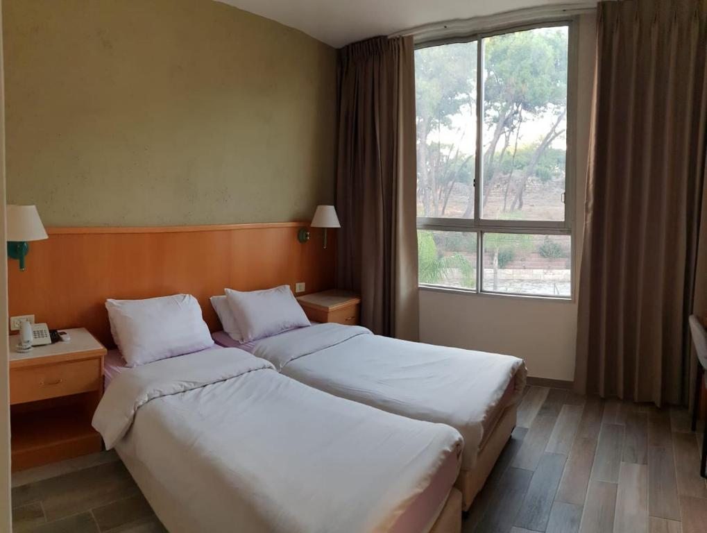 Двухместный (Двухместный номер с 1 кроватью или 2 отдельными кроватями) отеля Marom Hotel, Хайфа
