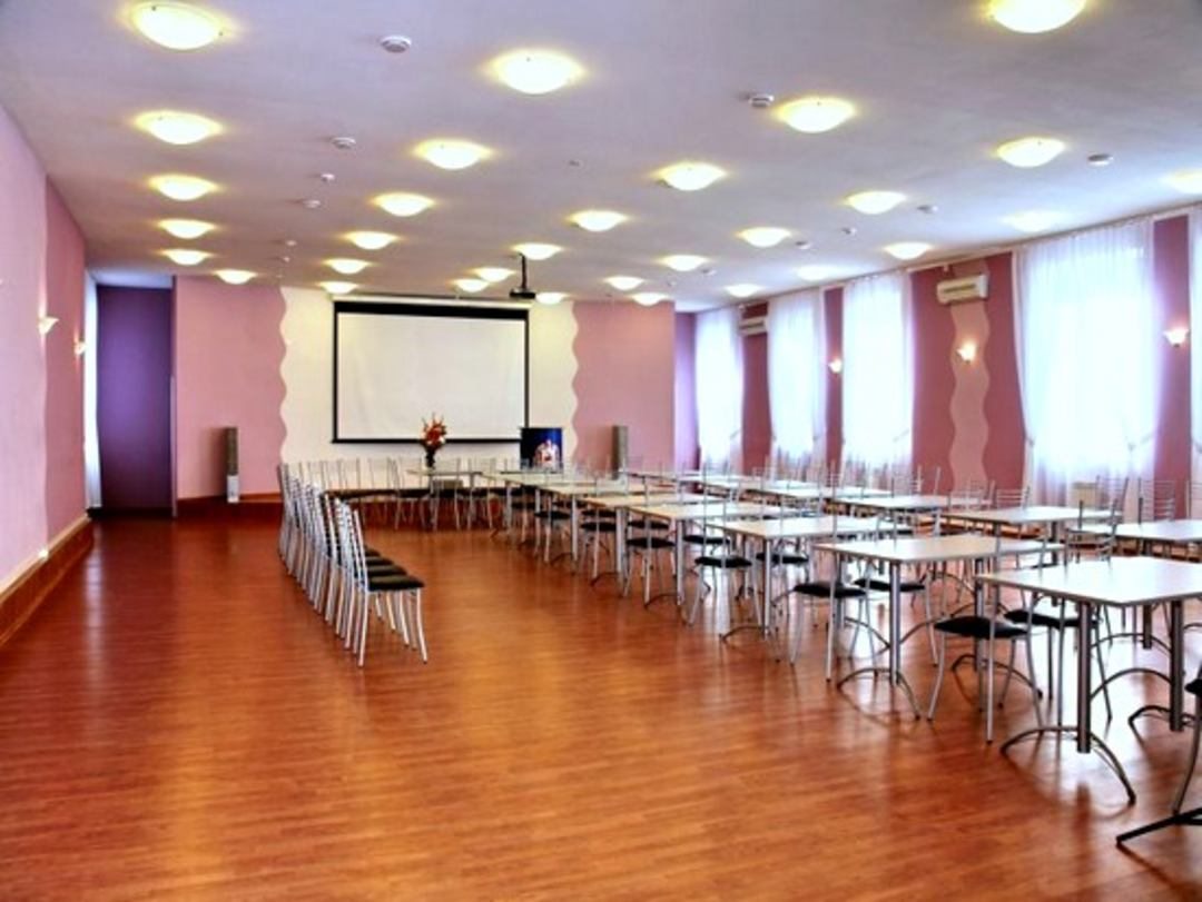 Конференц-залы на 200, 90 и 30, 25 мест, Загородный отель Волга