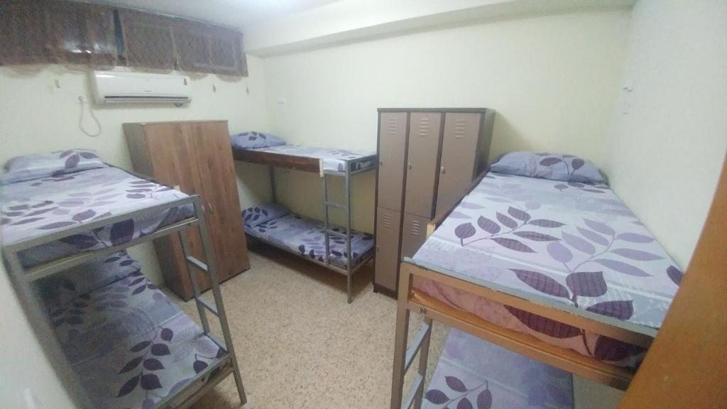 Номер (Кровать в общем 6-местном номере для мужчин) хостела Arava Hostel, Эйлат