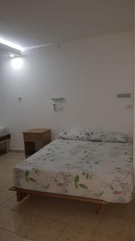 Четырехместный (Четырехместный номер с собственной ванной комнатой) хостела Arava Hostel, Эйлат