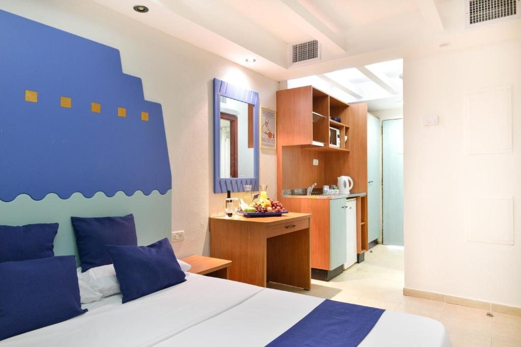 Сьюит (Классический люкс с 2 спальнями и балконом - 52 кв. м) отеля Club In Eilat, Эйлат
