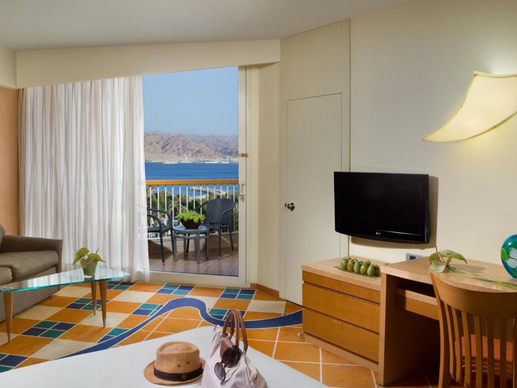 Двухместный (Улучшенный двухместный номер с 1 кроватью и видом на море) отеля Dan Eilat Hotel, Эйлат