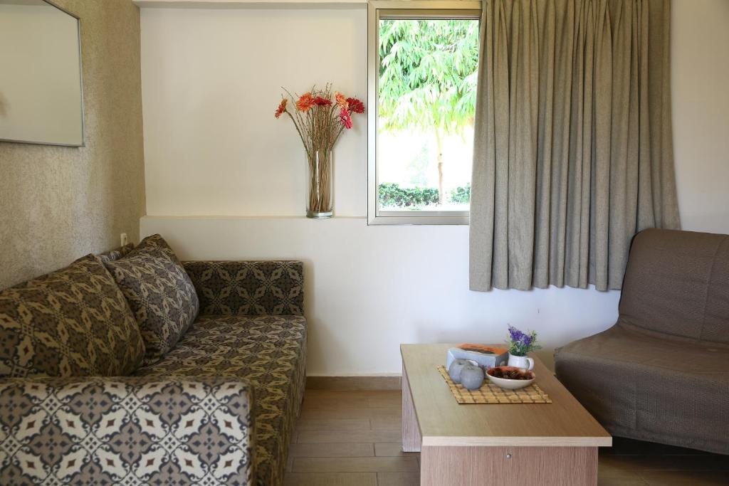 Семейный (Семейный номер Делюкс (для 2 взрослых и 2 детей)), Eilot Kibbutz Country Lodging