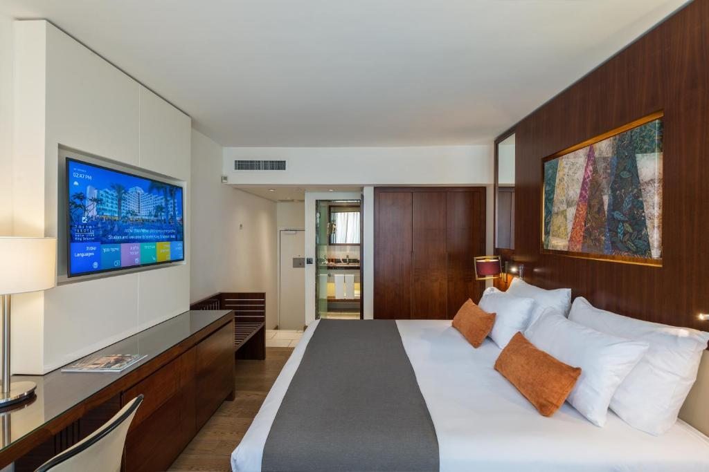 Двухместный (Двухместный номер с 1 кроватью и видом на бассейн - 4 этаж) отеля Isrotel King Solomon Hotel, Эйлат