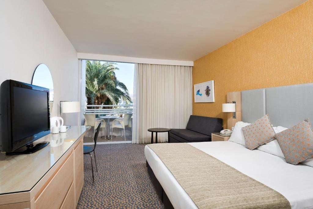 Двухместный (Двухместный номер с 1 кроватью или 2 отдельными кроватями и видом на бассейн) отеля Isrotel Lagoona All-Inclusive Hotel, Эйлат
