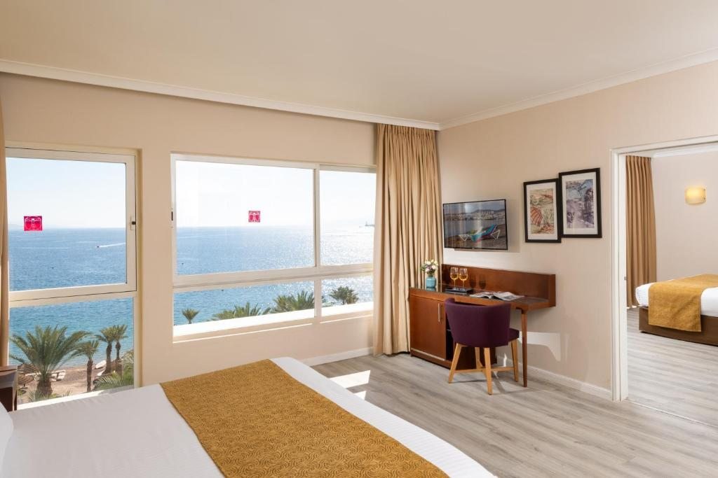 Трехместный (Улучшенный трехместный номер с видом на море - Один из верхних этажей) отеля Leonardo Plaza Hotel Eilat, Эйлат