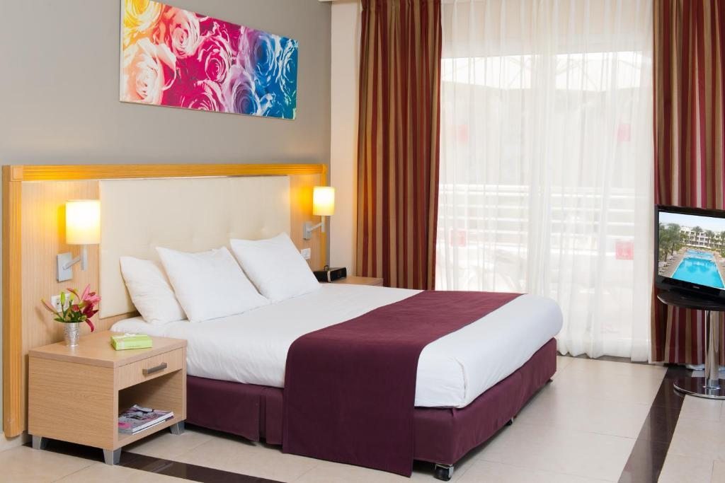 Трехместный (Трехместный номер) отеля Leonardo Royal Resort Eilat, Эйлат