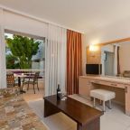 Сьюит (Junior Suite (2 adults +2 child)), Leonardo Royal Resort Eilat