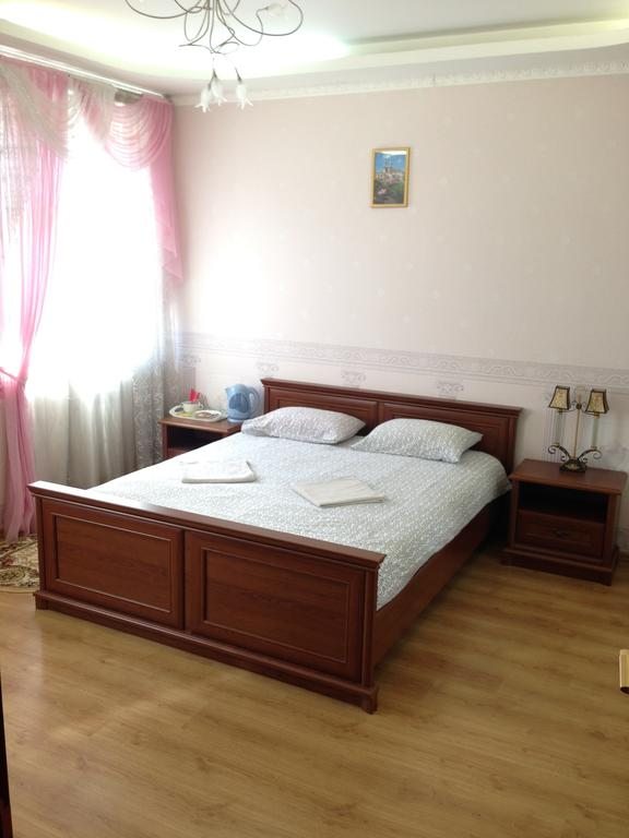Апартаменты (Улучшенные апартаменты с 3 спальнями) хостела Respect Aparts Hostel, Минск