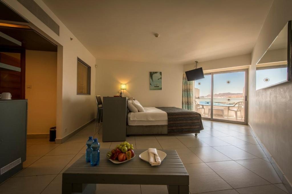 Семейный (Семейный номер с видом на море (для 2 взрослых и 2 детей)) отеля Rimonim Eilat Hotel, Эйлат