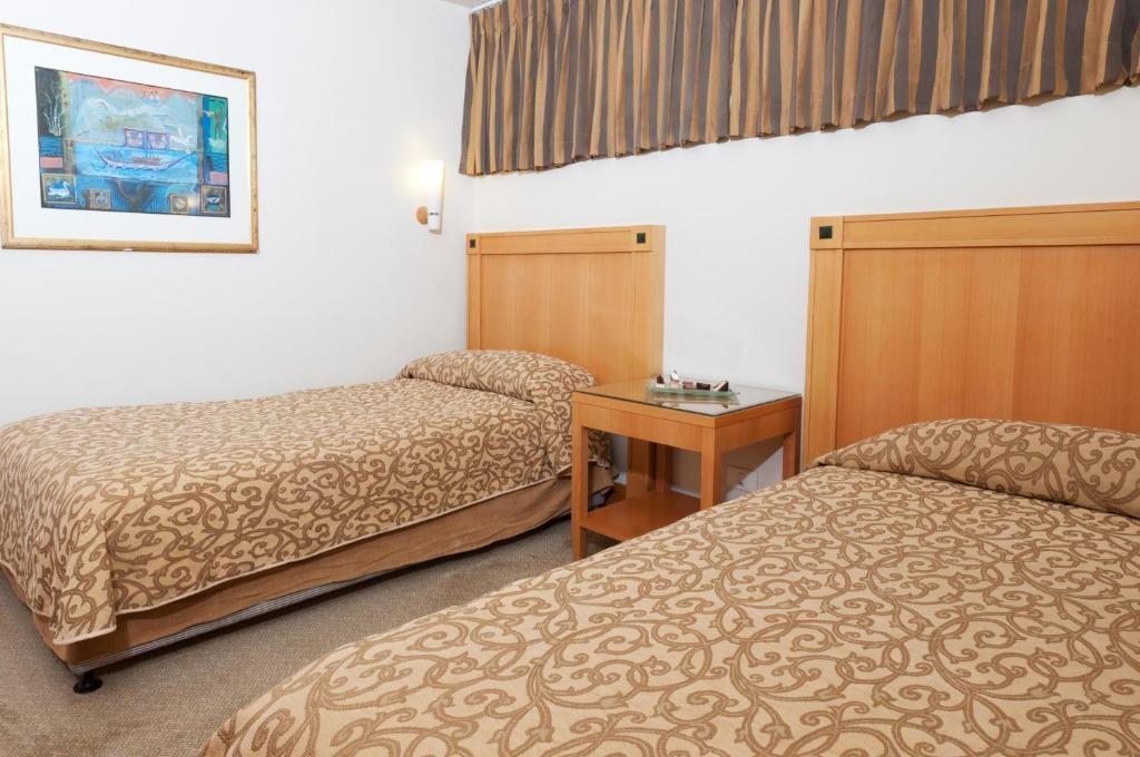Сьюит (Королевский люкс с гидромассажной ванной (для 4 взрослых)) отеля U Suites – Luxury by the Sea, Эйлат