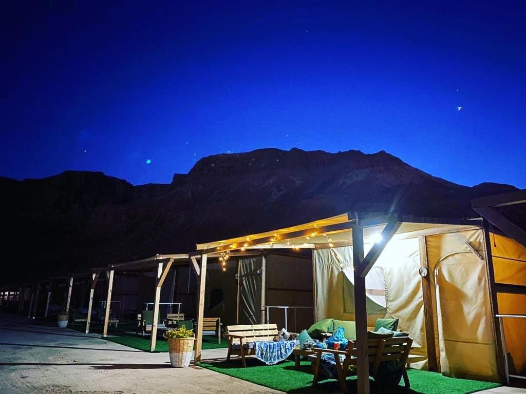 Номер (Бунгало с видом на море) кемпинга Ein Gedi Camp Lodge, Эйн-Геди