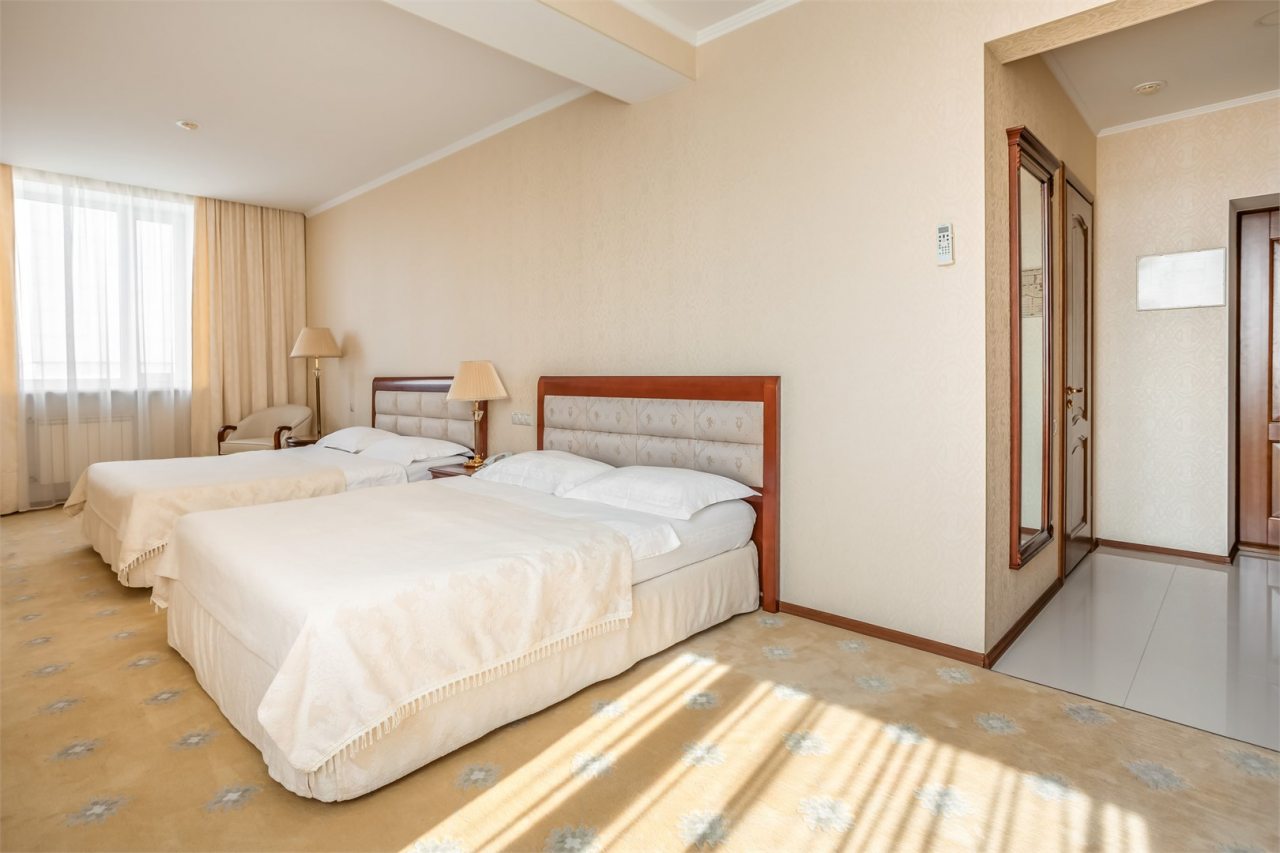 Трёхместный и более (Семейный), Отель Гранд Холл