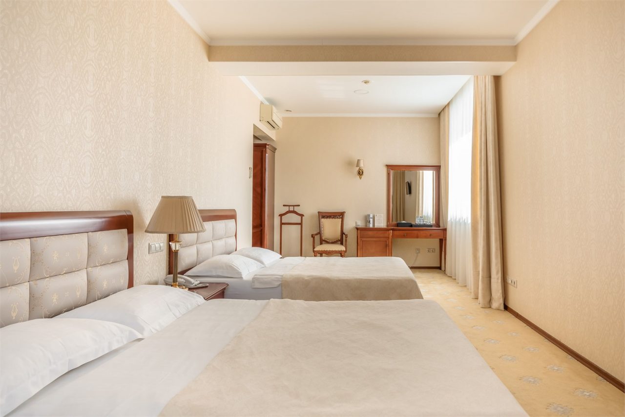 Трёхместный и более (Семейный), Отель Гранд Холл