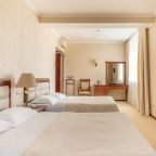 Трёхместный и более (Семейный), Отель Гранд Холл