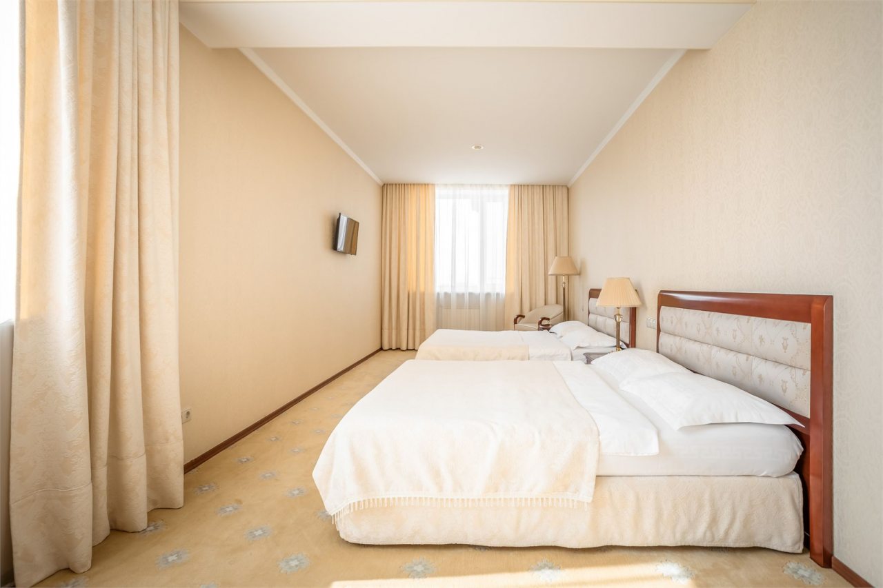 Трёхместный и более (Семейный), Отель Гранд Холл