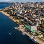 Гостиница «Россия» в Самаре на набережной Волги