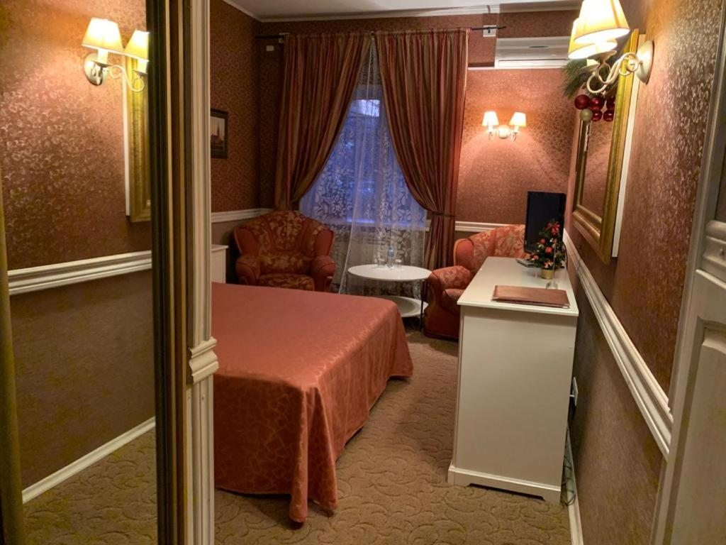 Двухместный (Улучшенный двухместный номер с 1 кроватью) отеля Женева, Рязань