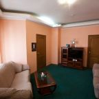 Люкс, Отель Кристалл