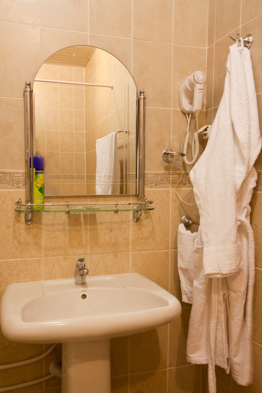 Люкс, Отель Кристалл