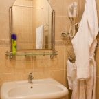 Люкс, Отель Кристалл