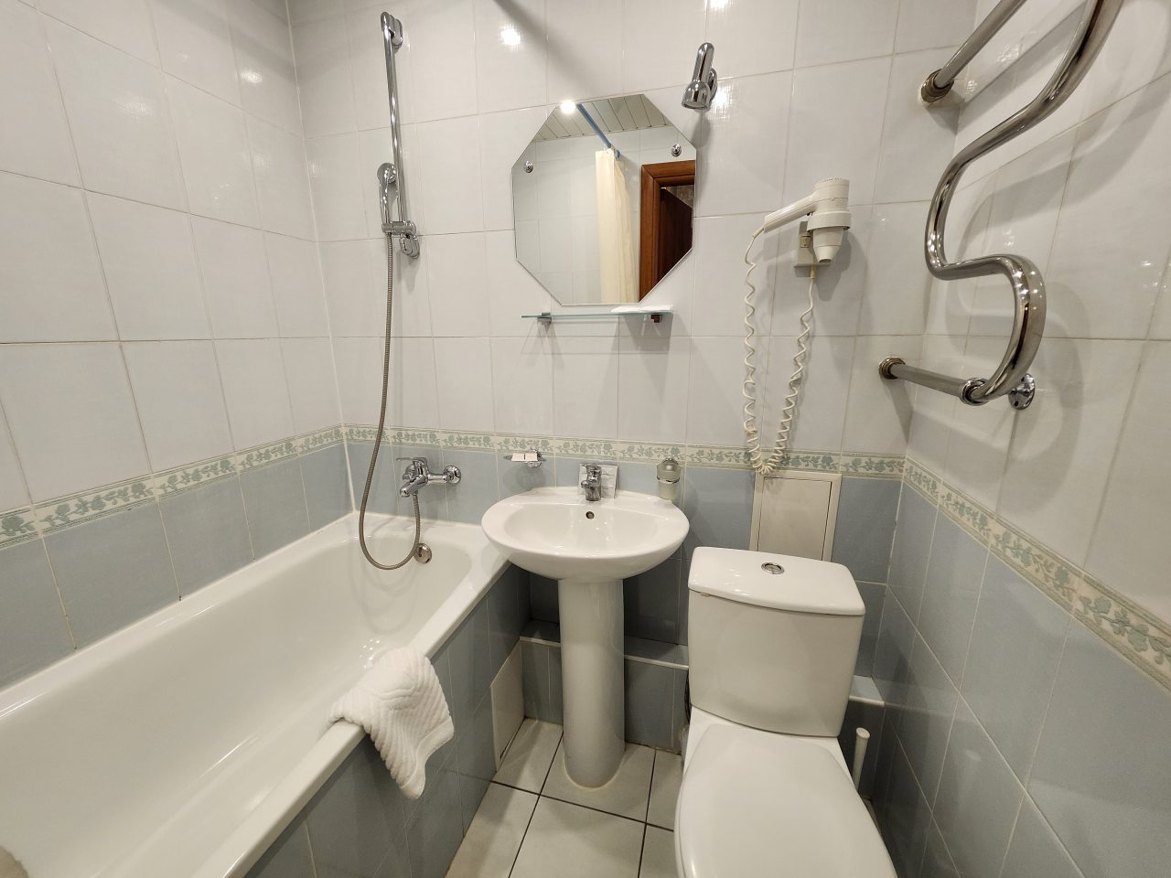 Одноместный (Улучшенный стандарт с кондиционером), Гостиница Ловеч