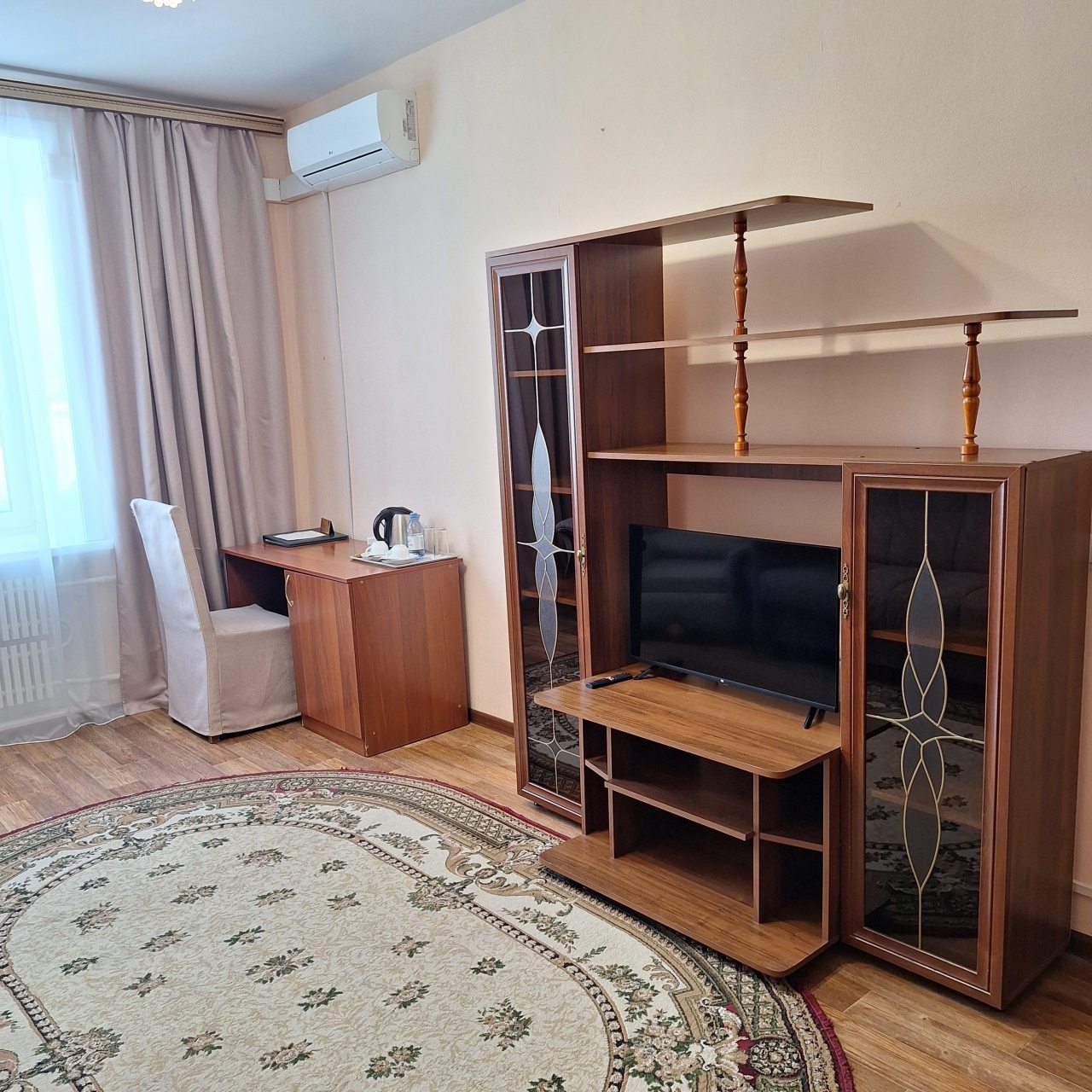 Люкс (Двухкомнатный 302), Гостиница Тимптон