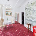 Люкс, Отель Золотой Комплекс
