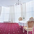 Люкс, Отель Золотой Комплекс