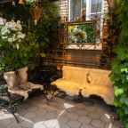 Беседка на парковке