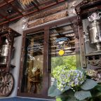 Центральный вход