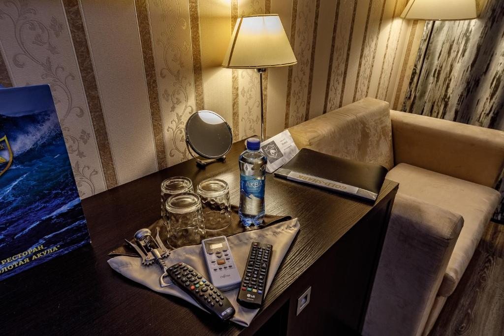 Двухместный (Просторный двухместный номер с 2 отдельными кроватями) отеля Голд Шарк, Химки