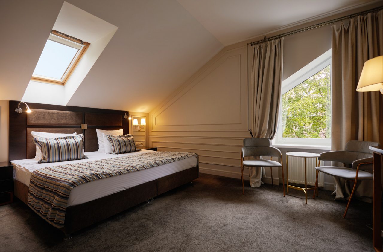 Номер Студия 301 (мансардный этаж) с джакузи