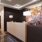 Ресепшен отеля - круглосуточно