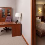 Сьюит (Люкс Бизнес), Гостиница Медвежий угол