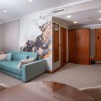 Сьюит (Люкс Бизнес), Гостиница Медвежий угол