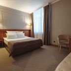 Люкс, Гостиница Медвежий угол