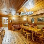 Турецкая баня, Гостиница Медвежий угол