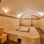 Турецкая баня, Гостиница Медвежий угол