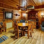 Турецкая баня, Гостиница Медвежий угол