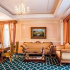 Люкс (Двухкомнатный Президентский с видом на море), Отель Grand Palace